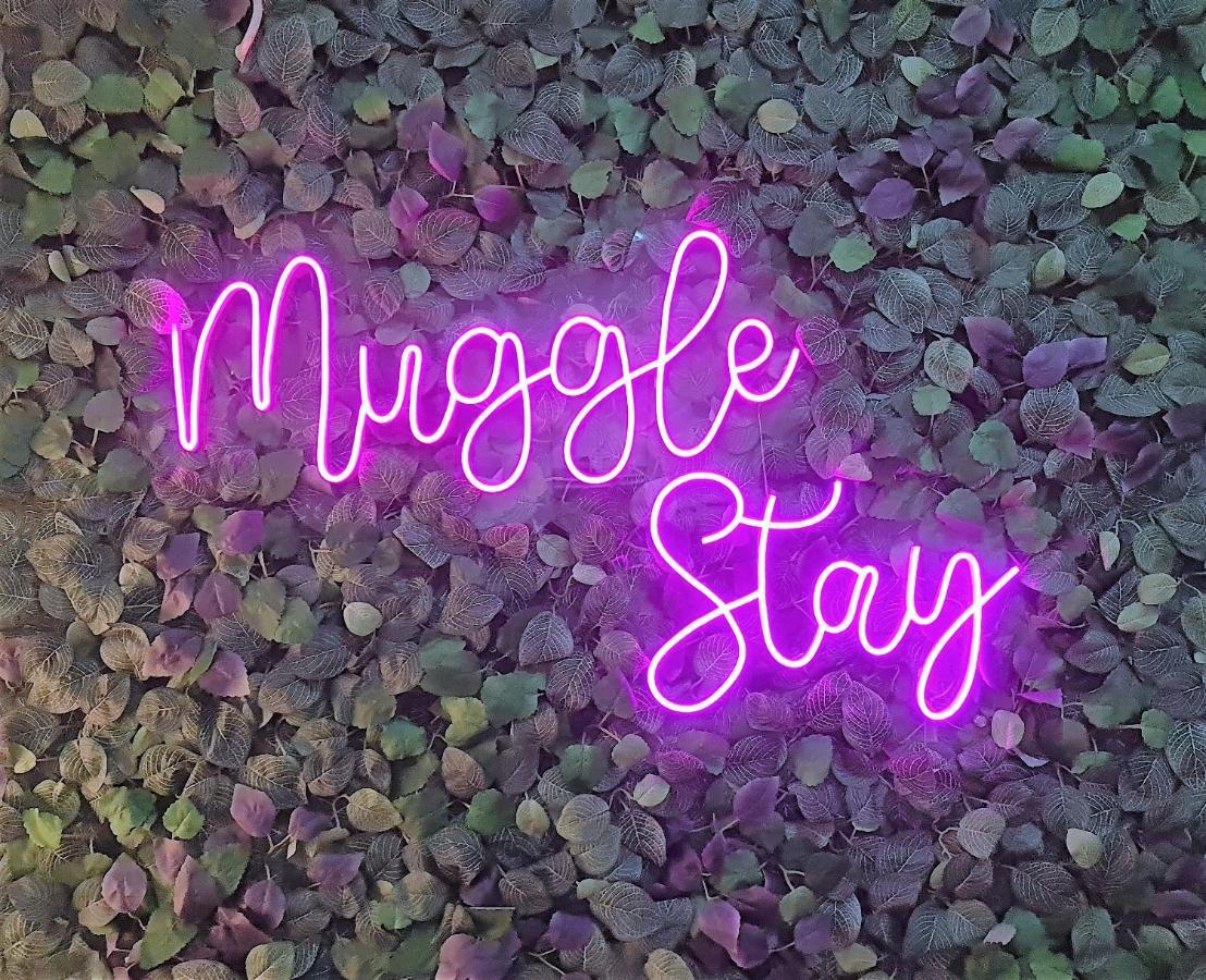 Muggle Stay Guest House - Bonifacio Global City Taguig Manila Exterior photo
